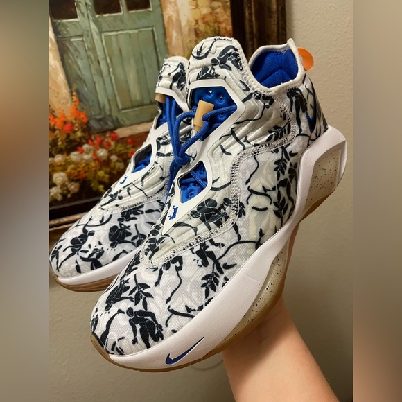 Nike Lebron Soldier 14 Sisterhood Basketball Shoes - Picture 11 of 16